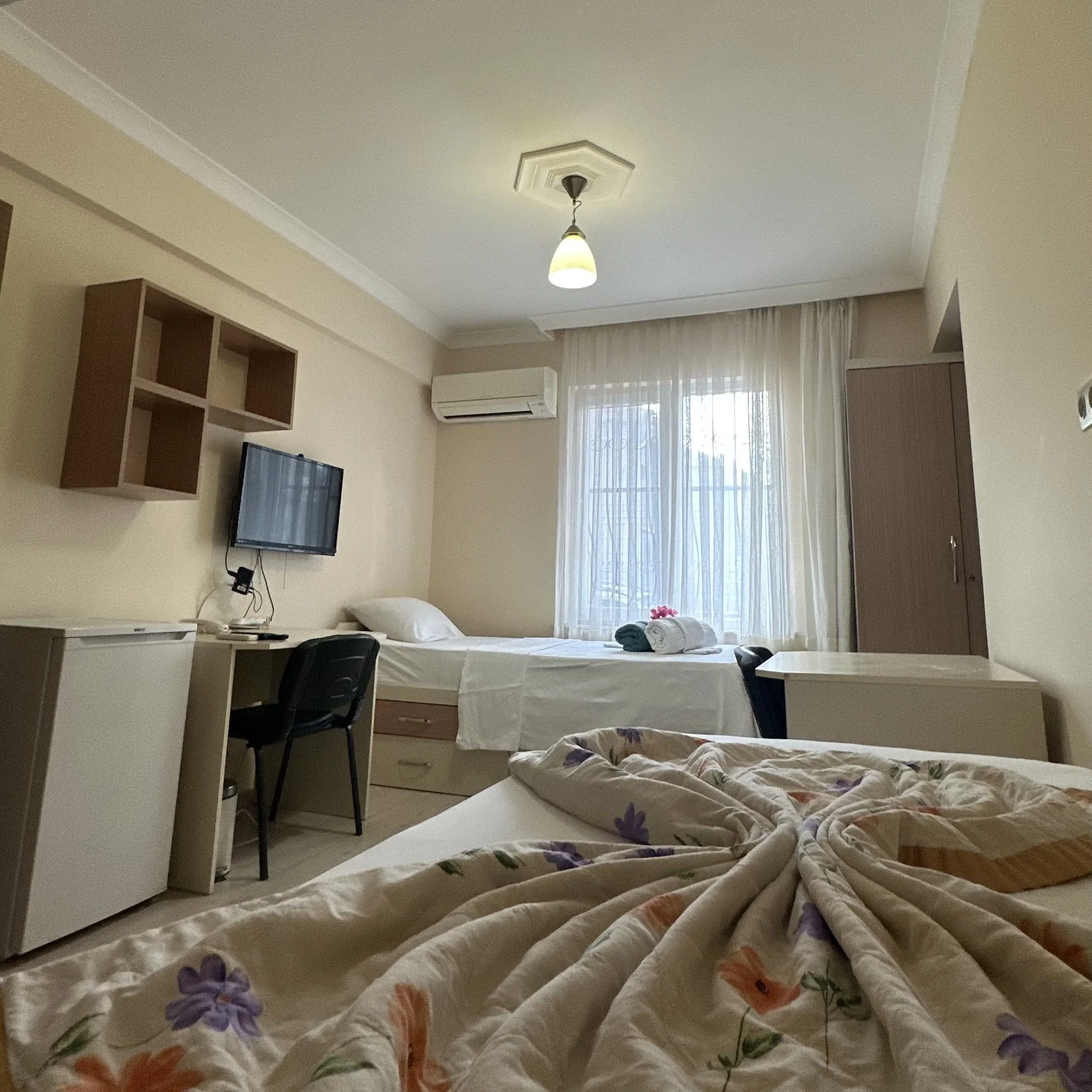 Ata Erkek Öğrenci Apart Çift Kişilik Odalar